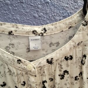 Old navy blouse